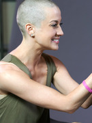 Kellie Pickler Buzzes Head for Breast Cancer Awareness