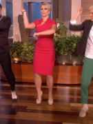 Video: Britney Spears Learns "Gangnam Style" Dance