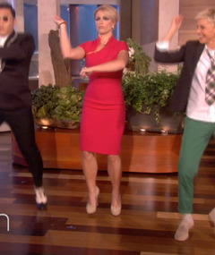 Video: Britney Spears Learns "Gangnam Style" Dance