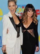 Kate Hudson Hits Red Carpet for "Glee" Premiere
