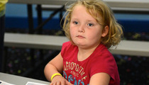 Honey Boo Boo Child 'Signs' Autographs for Fans
