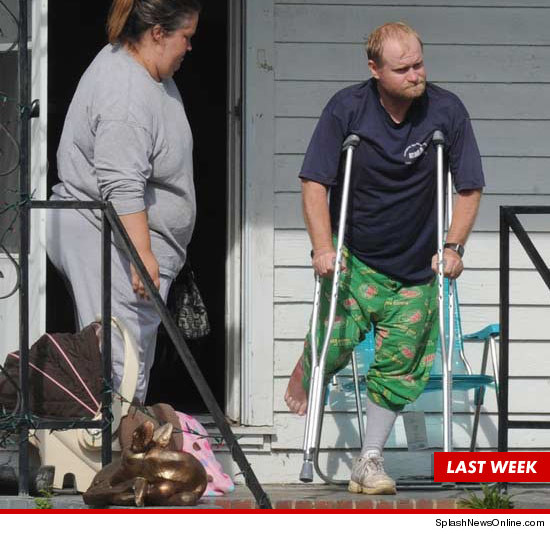 0919-honey-boo-boo-splash-crutches