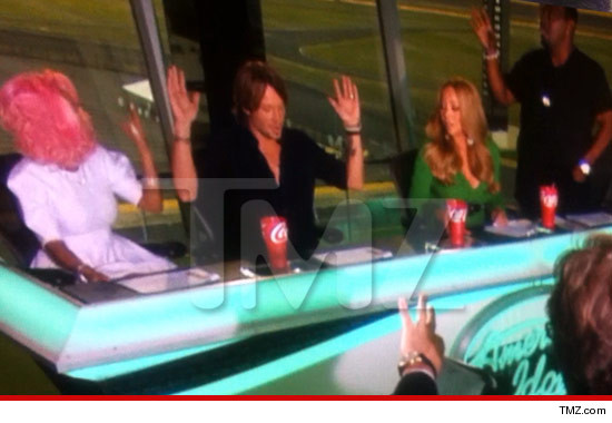 1002_nicki_minaj_mariah_carey_fight_tmz_article_wm