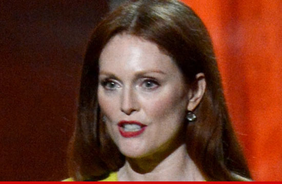 1004_julianne_moore_01