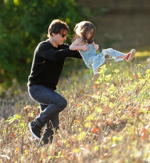 Tom and Suri -- The Daddy-Daughter Photos