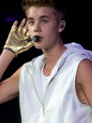 Justin Bieber Gets Another Tattoo ... of an Owl?!