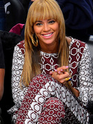 Beyonce Gets Bangs -- Like the New 'Do?