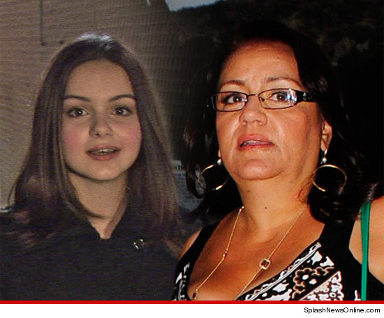 1114-ariel-winter-chrystal-workman-splash