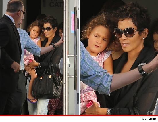 1124_halle_berry_gsi