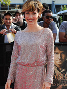 Evangeline Lilly Barely Recognizable at "Hobbit" Premiere