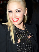 Gwen Stefani Flaunts Killer Abs After Saying She Barely Works Out