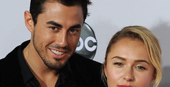 Hayden Panettiere & Scotty McKnight -- IT'S OVAH!!!!!