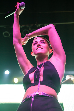 Miley's Skimpy X-Mas Performance