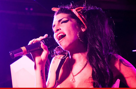 1217_amy_winehouse_article