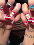 Lily Allen Sports Fun Festive Holiday Nails!
