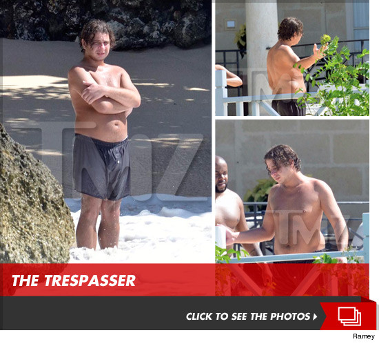 1223_rihanna_photo_intruder_ramey_ex