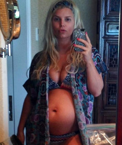 Jessica Simpson Bares Baby Bump In a Bikini!