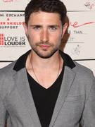 "Kyle XY" Star Matt Dallas Comes Out, Gets Engaged