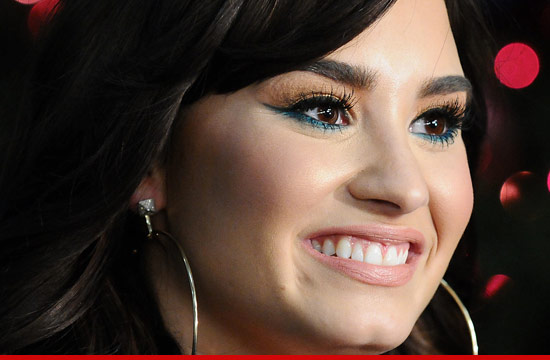 0110_demi_lovato_article