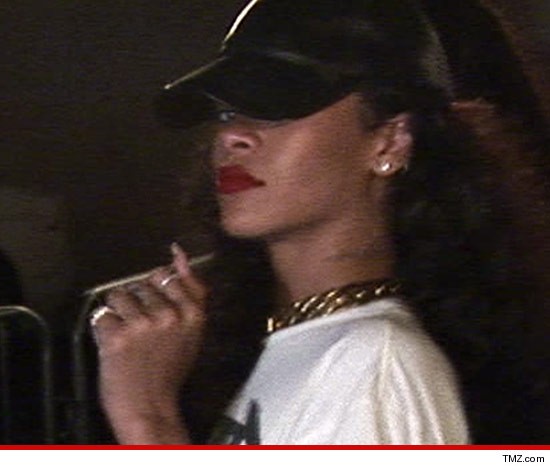 0112-rihanna-tmz