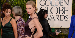 Taylor Swift -- Arrives ALONE!