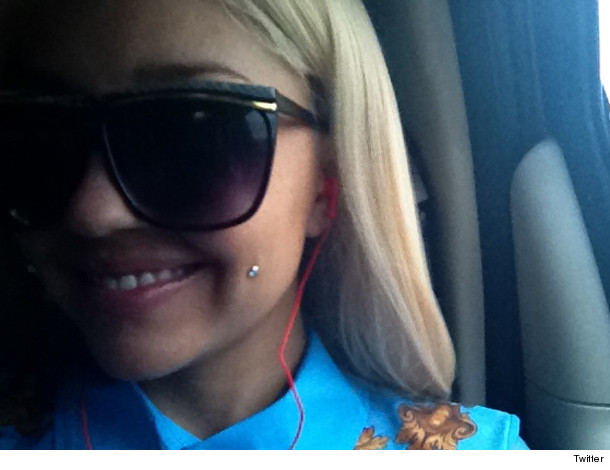 0116_inset_dimples_amanda-bynes