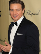 Report: Jeremy Renner to be a Dad!
