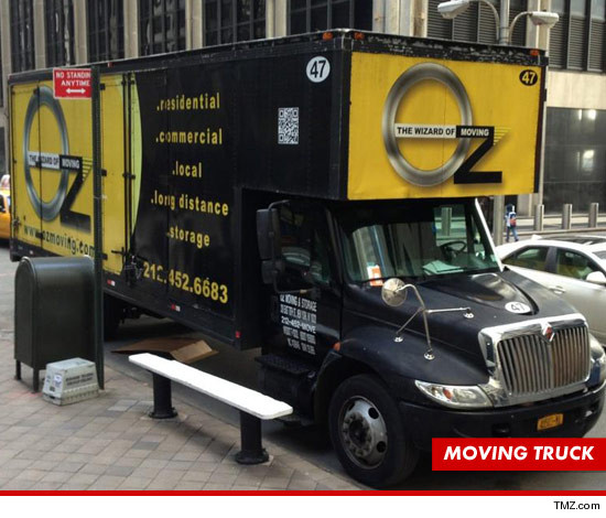0201-amanda-bynes-moving-truck-tmz