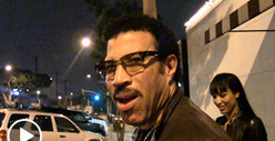 Lionel Richie -- Hillary Clinton 4 President!