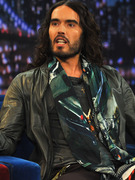 John Mayer Does Not Impress Russell Brand 