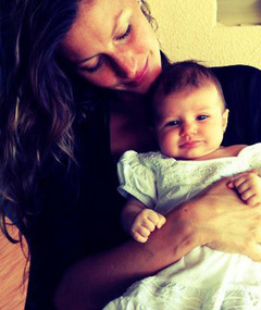Gisele Bundchen Shows Off First Photo of Daughter Vivian Lake