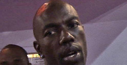 Terrell Owens -- Woman Calls Cops On ex-NFL Star ... HE WON'T LEAVE MY HOME