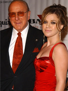 Kelly Clarkson vs. Clive Davis -- The Feud Heats Up