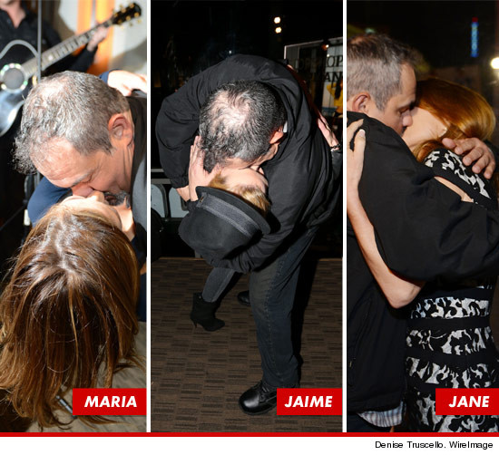 0222-maria-jaime-jane-kiss