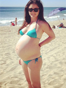 Shiri Appleby Rocks Giant Baby Bump in her Bikini! 