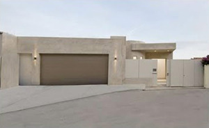 Kanye West's Bachelor Pad -- For $ale