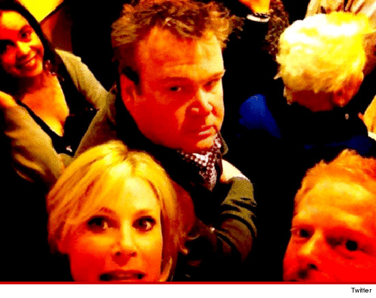 0302-Julie-Bowen-Eric-Stonestreet-Jesse-Tyler-Ferguson-Read-twitter