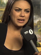 Viral Video: Awkward Reporter Asks Out Mila Kunis ... 3 Times!