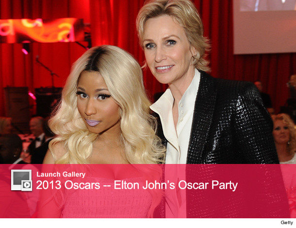  Jane Lynch raps 'Super Bass,' channels inner Nicki Minaj  
