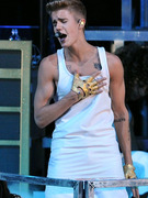 Justin Bieber Collapses During Concert, Rushed to Hospital!