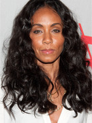 Jada Pinkett Smith Thinks We Should Stop Bullying Justin Bieber, Maybe