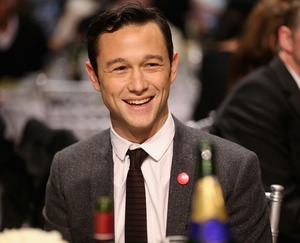 Stare at Joseph Gordon-Levitt!!