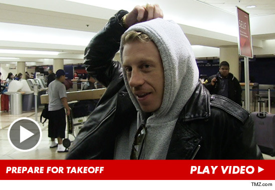 031913_macklemore_launch