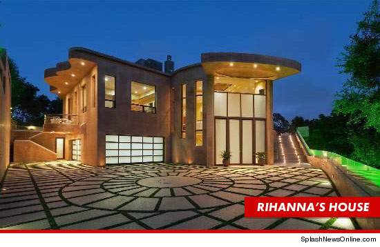 0404-rihanna-mls