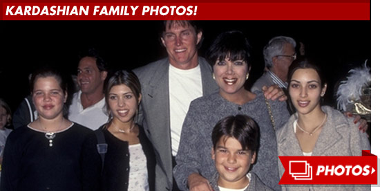 0405_kardashian_family_footer