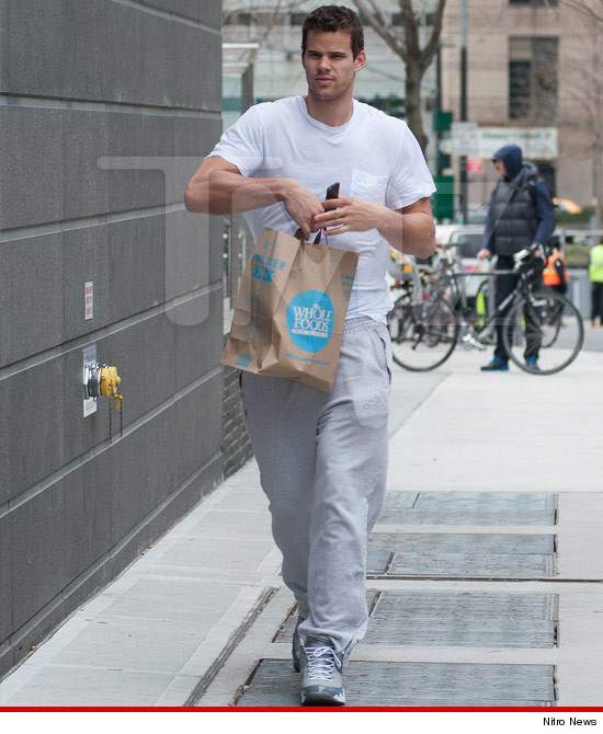 0419-kris-humphries-tmz