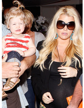 Jessica Simpson's Baby Maxwell Does Not Like the Paparazzi!