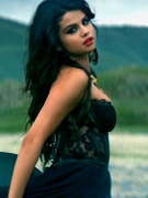Selena Gomez Sizzles in New Video for "Come & Get It"