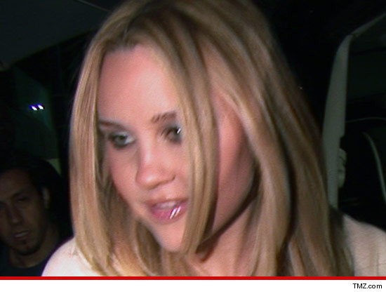 0528-amanda-bynes-tmz-3
