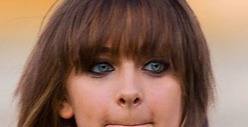 Paris Jackson - Movie Producers Will Do 'What it Takes' To Keep Her On Film